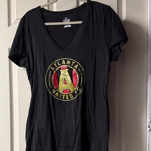 Black and Gold Atlanta United FC Women's V-Neck Tee XL